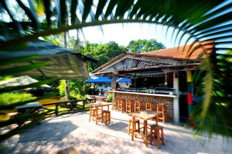 Others 3, Bar Horizon Hostel, Muang Chumphon