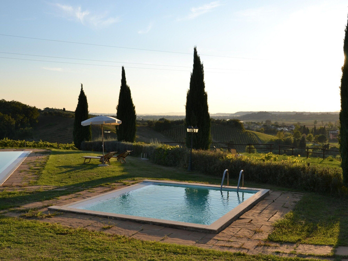 Pool 3, Belvilla by OYO Papavero, Florence