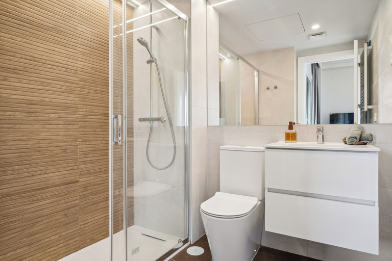 Bathroom 3, Truliving Vallecas by Habyt, Madrid
