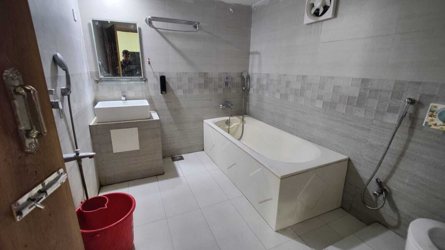 Bathroom 3, Hotel Aman International, Patuakhali