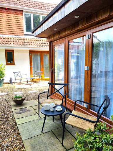Others 5, Oak Tree Rooms, Hampshire