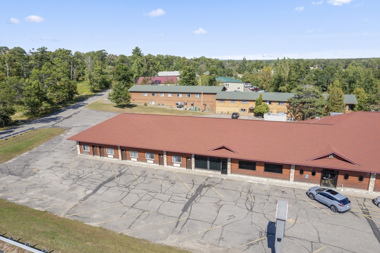 Others 4, Commander Motel, Crow Wing