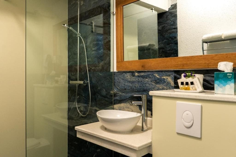 Bathroom 3, Royal Breeze Hotel NV, Rainville