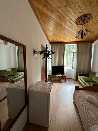 Bedroom 1, Amalia's House, Gjirokastrës