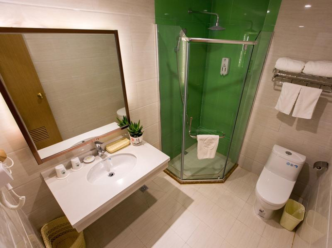 Bathroom, GreenTree Inn(Jinzhai Dabieshan Logistics Park store), Lu'an