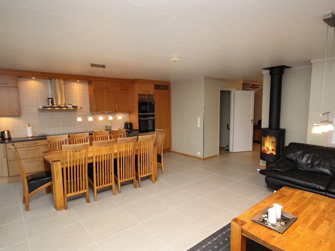 Others 5, Holiday Home in Jelsa, Suldal