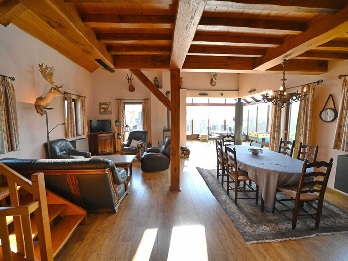 Dining 2, Holiday Home in Noiseux With BBQ Terrace, Luxembourg