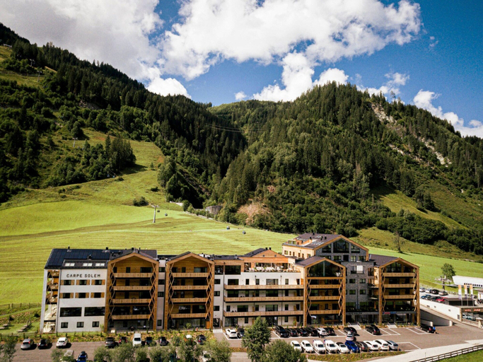 Exterior & Views 2, Nice Apartment With Balcony, Right on the Skislope, Zell am See