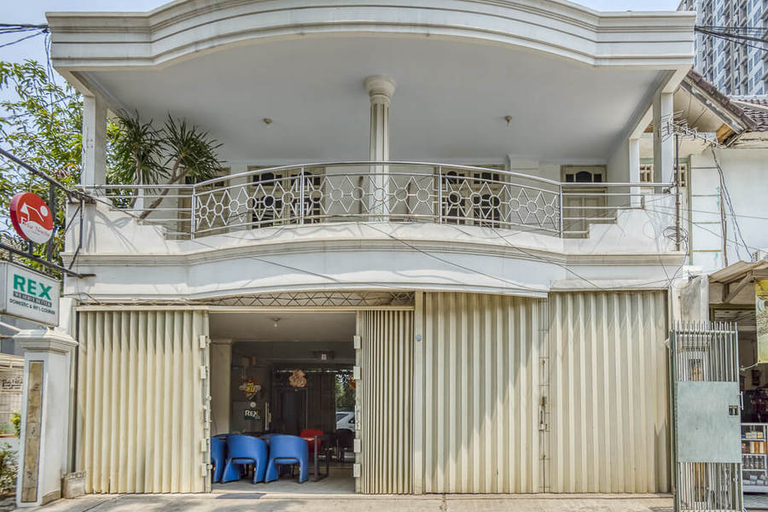 Exterior & Views, RedDoorz Hostel @ Feliz Noche Cengkareng, West Jakarta