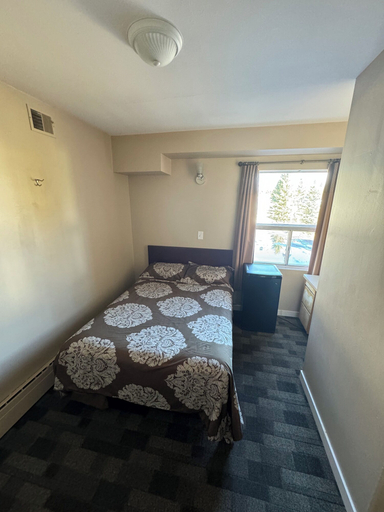 Bedroom 4, Breton Hotel, Division No. 11