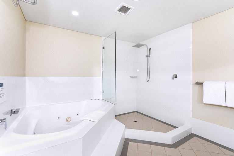 Bathroom 4
