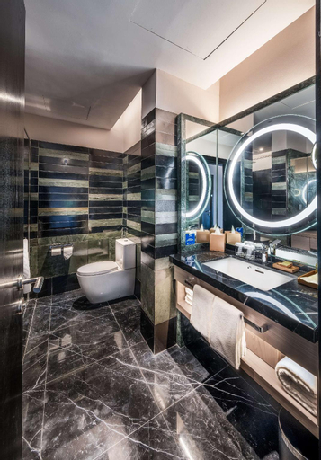 Bathroom 10