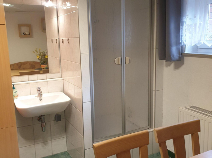 Bathroom 4, Apartment With Parasol in Sudstadt, Rostock