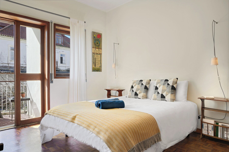Bedroom 3, VIC Aveiro Arts House, Aveiro