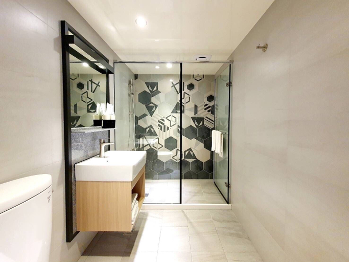 Bathroom 5, Just Live Inn-New Dahua, Keelung