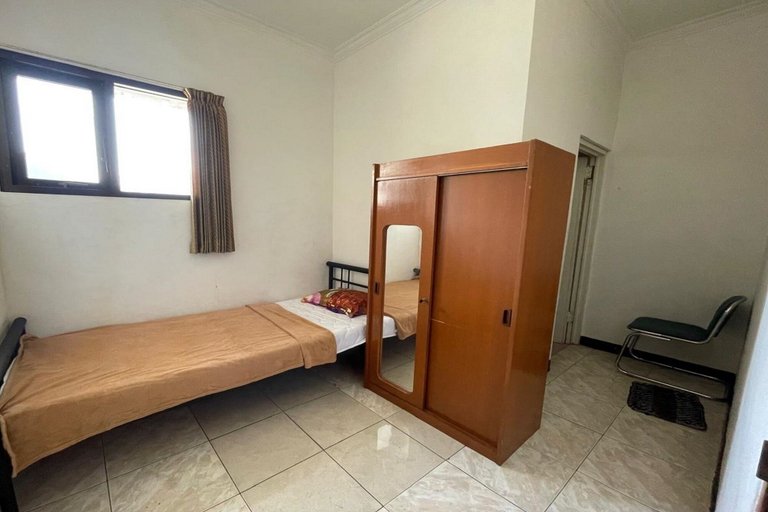 Bedroom 5, Hotel O Cibogo Guesthouse, Bandung