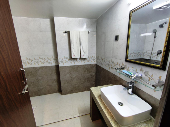 Bathroom 4, Asian SR Hotel, Chittagong