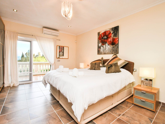 Room 3, Villa in Alcudia With Swimming Pool, Baleares