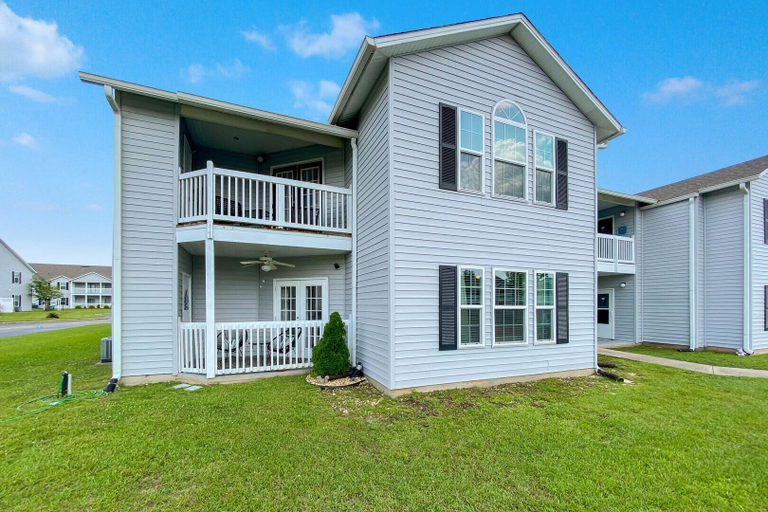 Exterior & Views 2, Updated, Ground Floor Unit w/ Pool & Gym, Sleeps 6, Baldwin