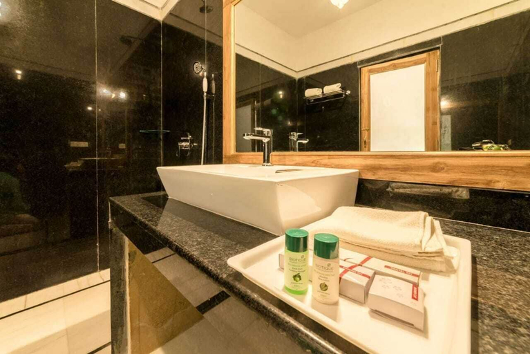 Bathroom 3, Hotel Dev Villa, Jaisalmer