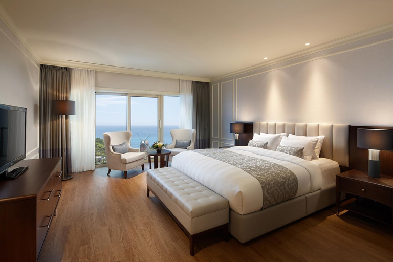 Bedroom 12