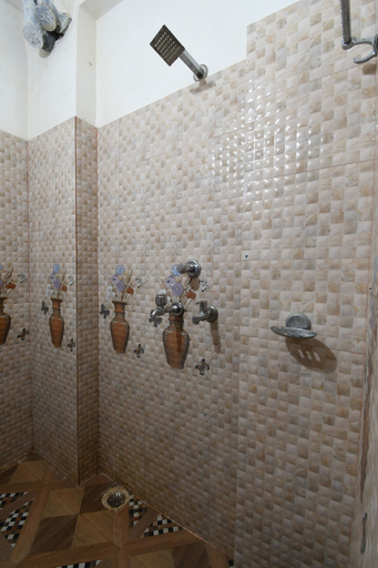 Bathroom 3, RADHA KRISHNA NIWAS, Puri