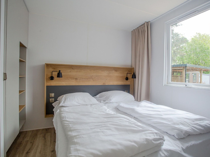Room 3, Attractive Chalet with Microwave near Forest, Rhenen