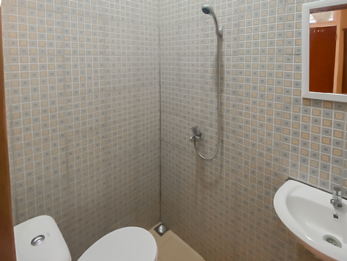 Bathroom 8