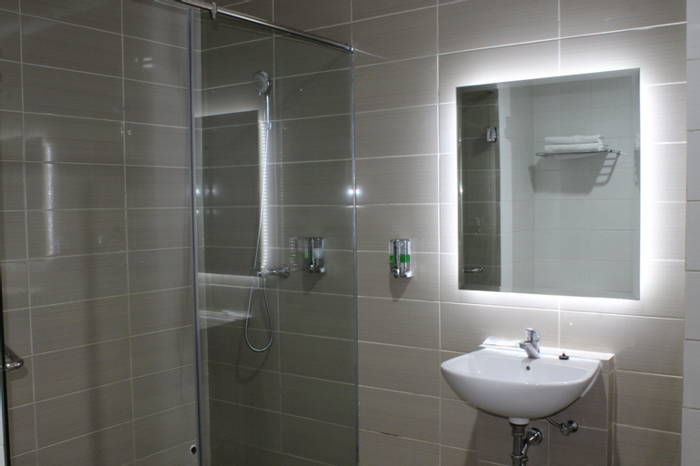 Bathroom 8