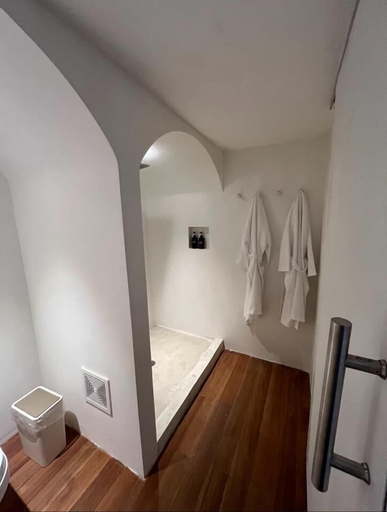 Bathroom 2, Las Cupulas at Earth Lodge, Antigua Guatemala