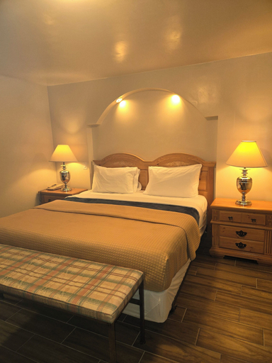 Bedroom 4, Payson Inn & Suites, Gila