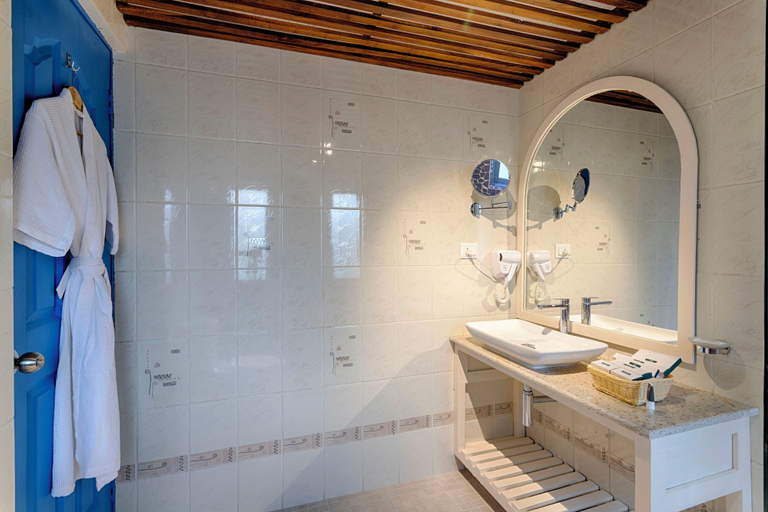 Bathroom 4, Azalea By Stone Wood Carmona, South Goa