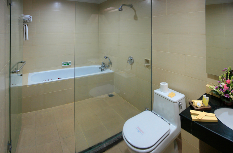 Bathroom 13