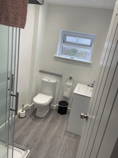 Bathroom 4, San Remo Apartments Blackpool, Blackpool
