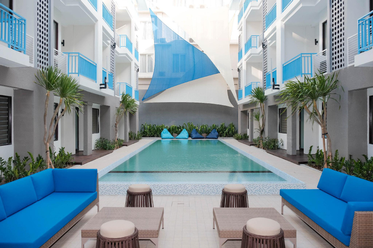 Swimming Pool 13