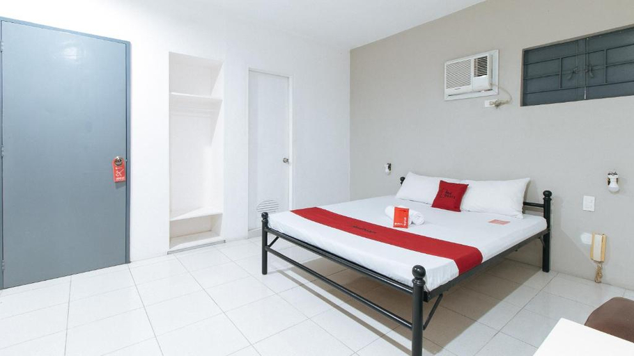 Bedroom 4, RedDoorz near SM Calamba, Calamba City