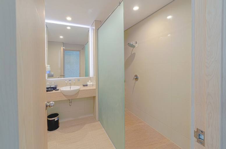 Bathroom 7