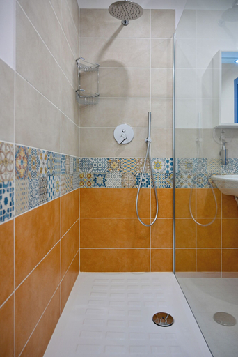 Bathroom 5, B&B DREAMING, Syracuse