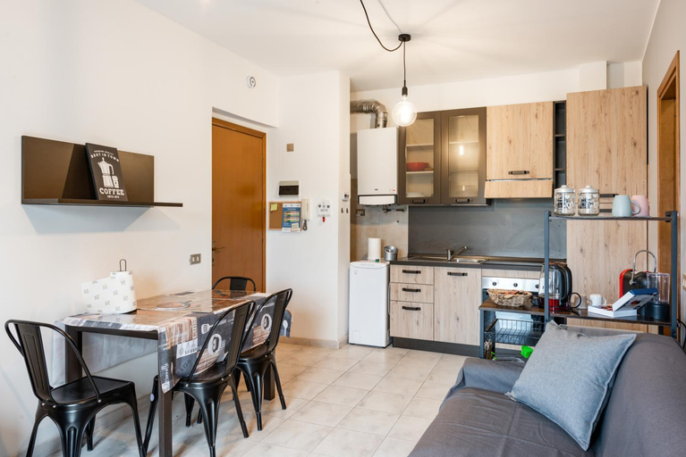 Others 4, Luni Mare Modern Balcony Flat, La Spezia