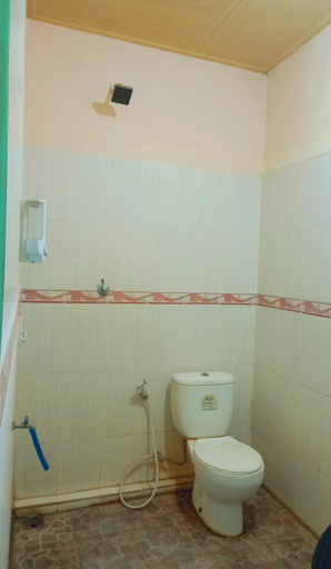 Bathroom 5, Hotel Kawsar Syariah, Jembrana