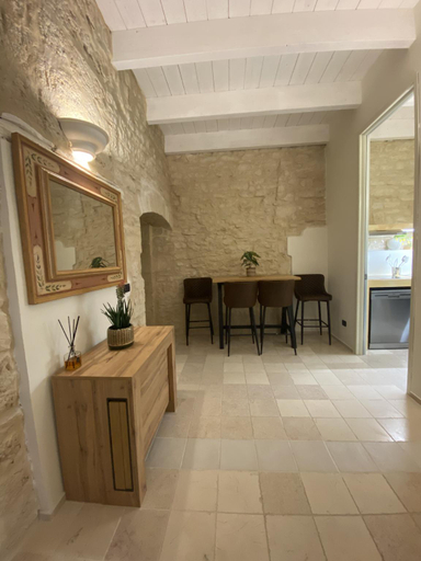 Others 3, Easter Suite, Bari