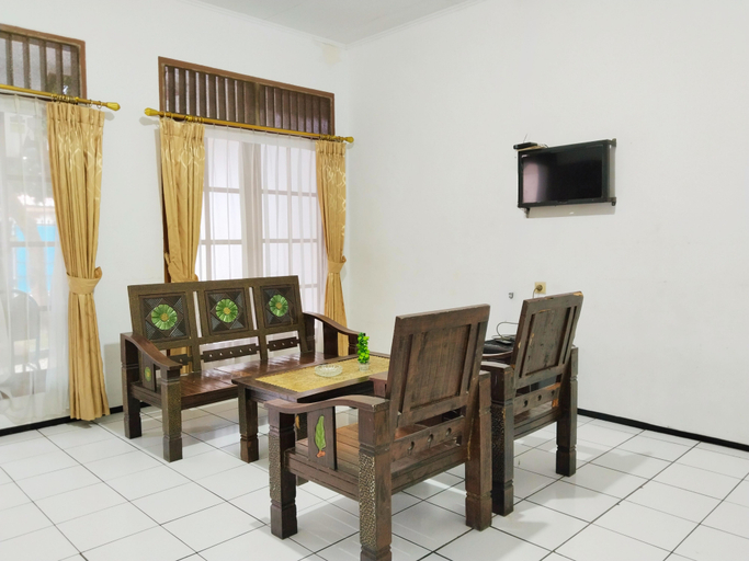 Others 5, Villa Estria, Bogor