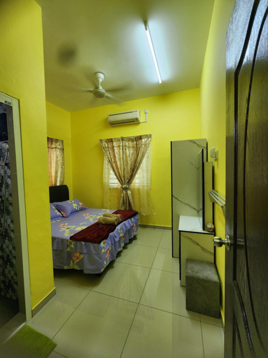 Bedroom 2, Homestay Cempaka Bukit Kangkar, Ledang