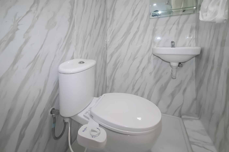 Bathroom, Miana Ancol Residence, North Jakarta