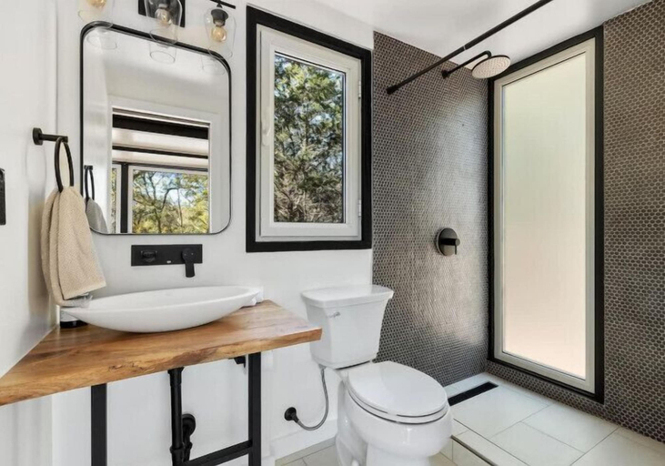 Bathroom 4, Onera Fredericksburg, Gillespie