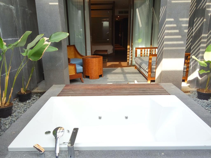 Bathroom 9