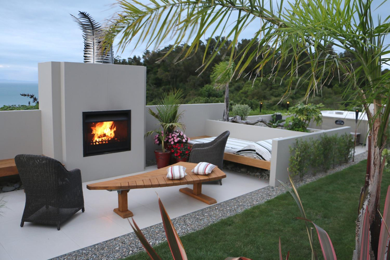 Others 4, The Bay Lodge, Tasman