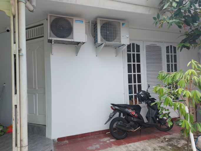 Exterior & Views, Eiffel Residence Tarakan - Female Only, Jakarta Pusat