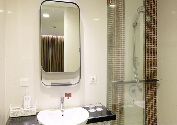Bathroom 19