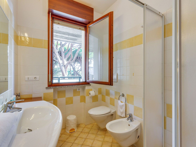 Bathroom 4, Comfy Apartment in Milano Marittima near Pine Forest, Ravenna